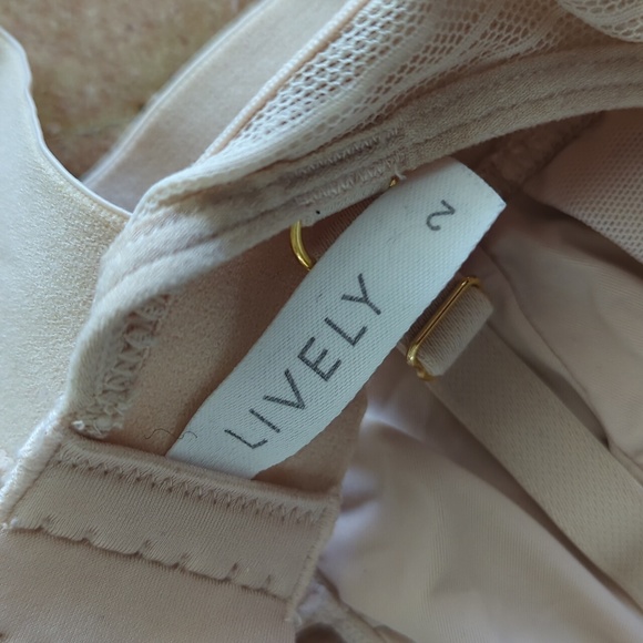 Lively Busty Bralette, size 2, beige mesh - Picture 3 of 4
